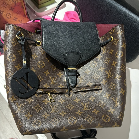 LV Backpack - Picture 7 of 8